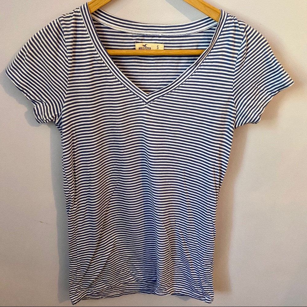 HOLLISTER blue and white striped t-shirt